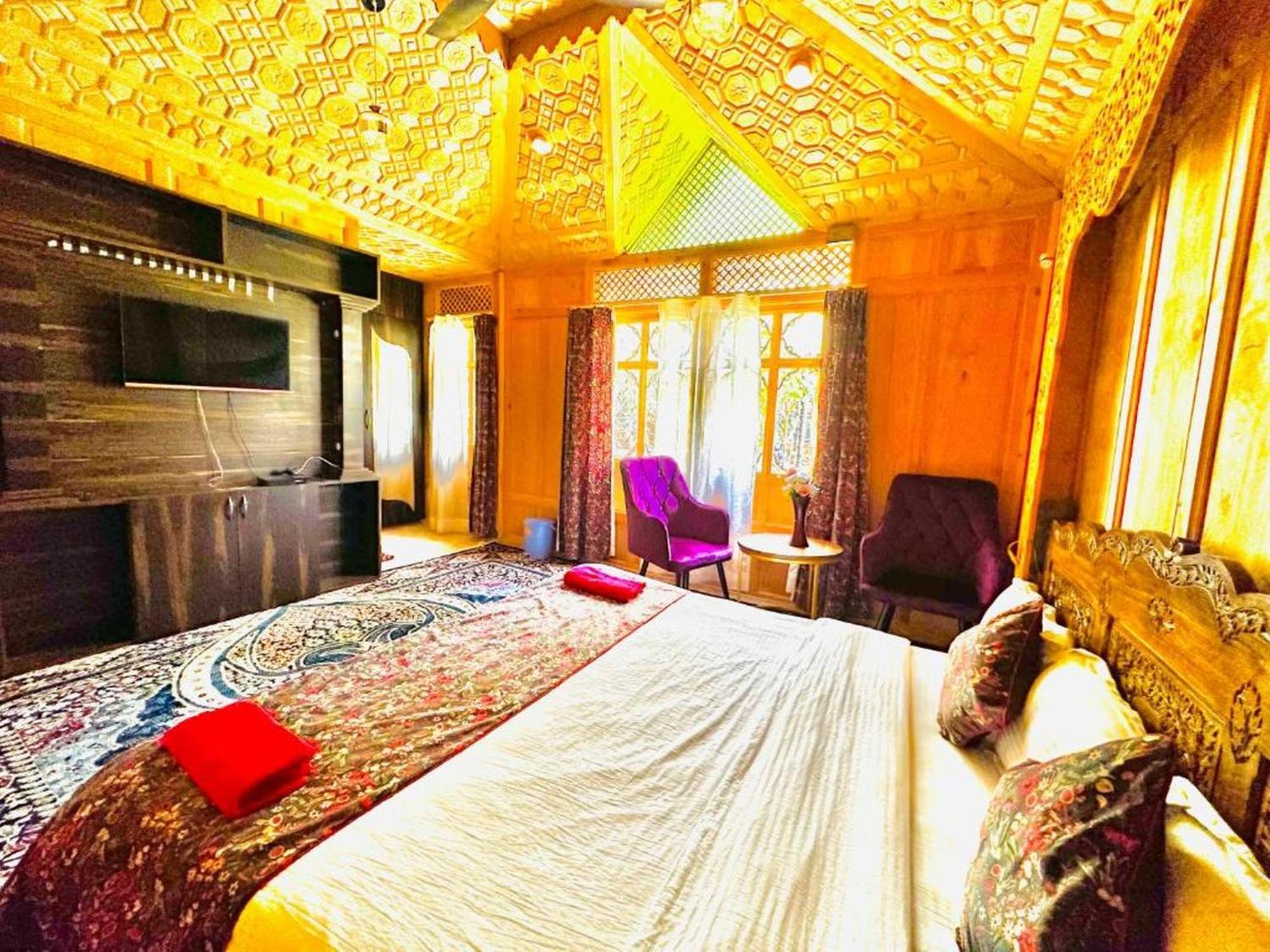 Hotel Floating Luxury Group Of Houseboats Srīnagar Exterior foto