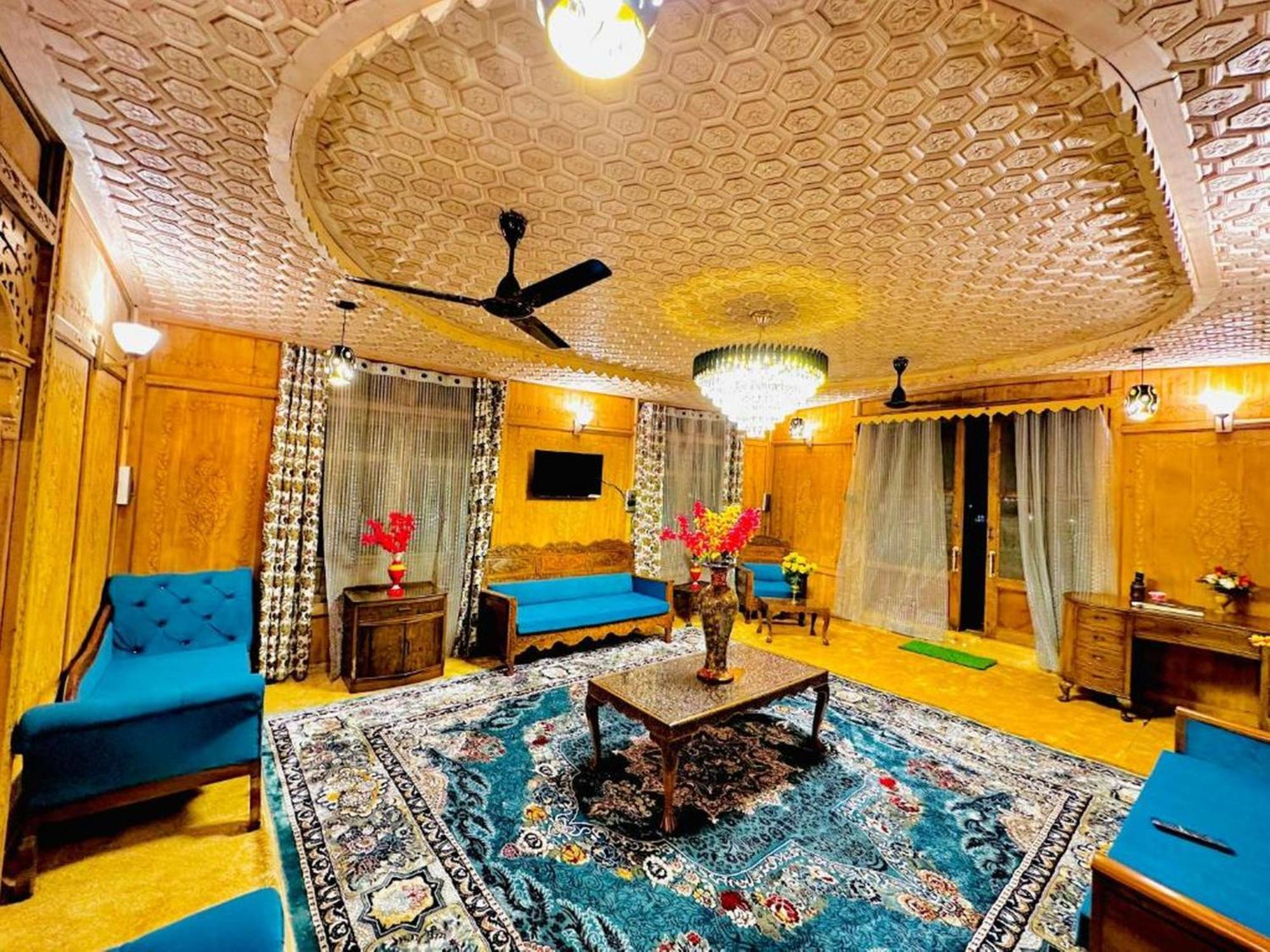 Hotel Floating Luxury Group Of Houseboats Srīnagar Exterior foto